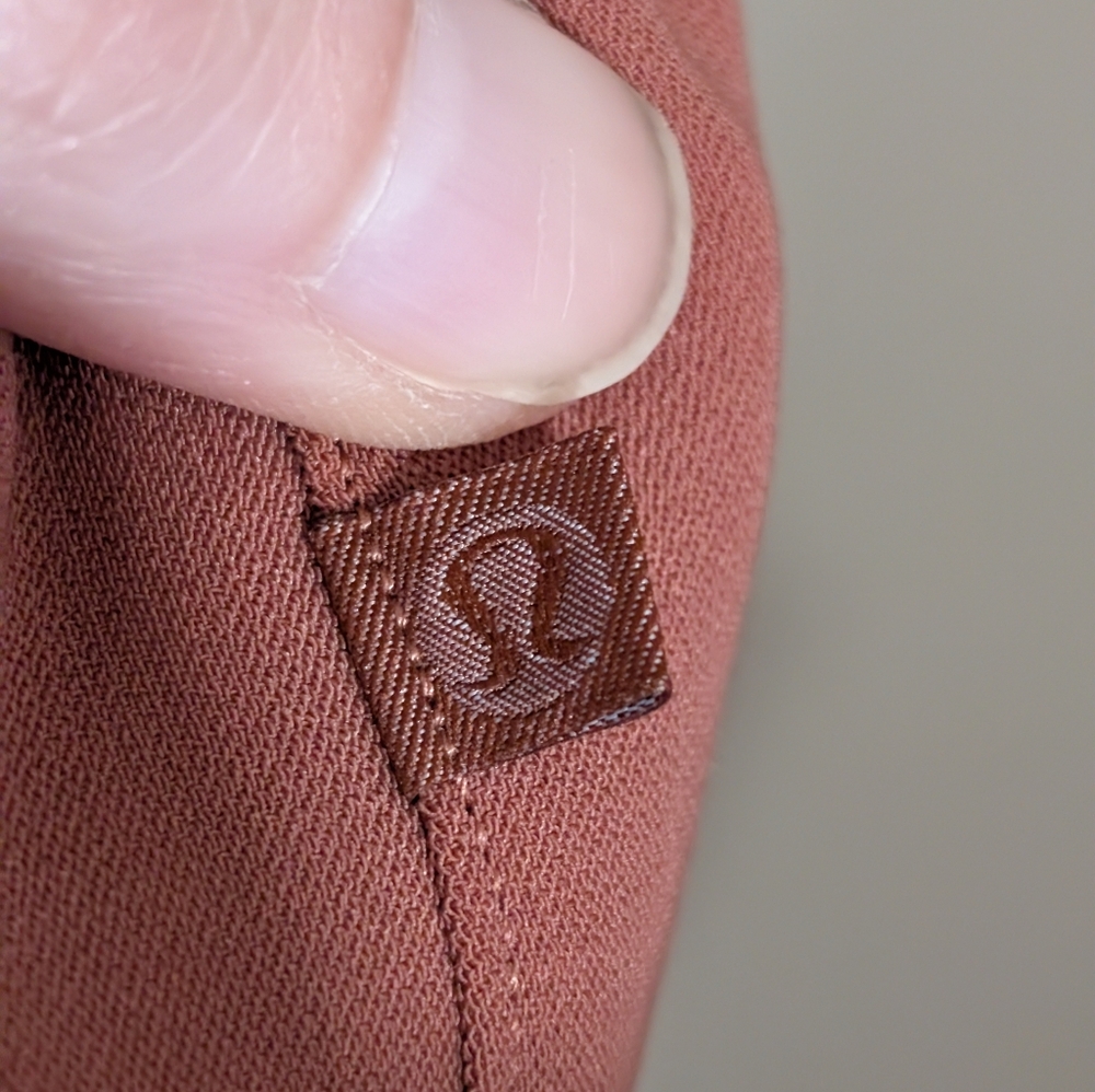 Lululemon Noir Skirt Rustic Clay, Size:6 - Picture 5 of 6